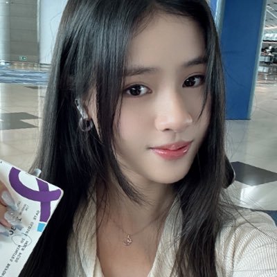 米線iris💛说：我已经离职了我香港交易所的工作！币圈留给打工人的好机会实在是不多！